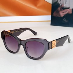 BURBERRY SUNGLASSES