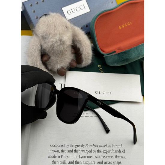 Gucci SUNGLASSES