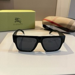 BURBERRY SUNGLASSES