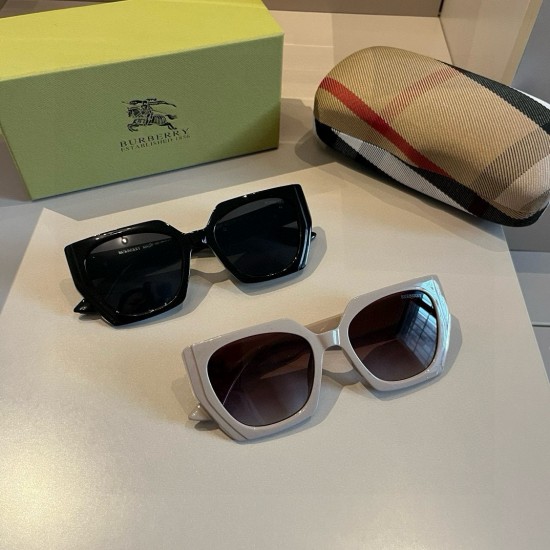 BURBERRY SUNGLASSES