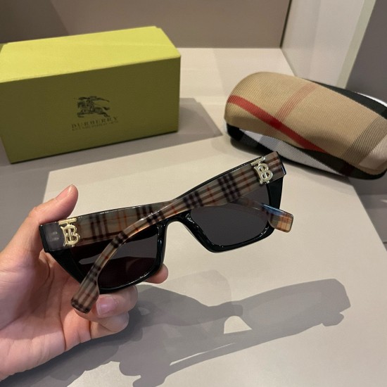 BURBERRY SUNGLASSES