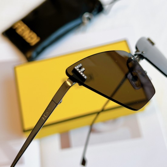 FENDI SUNGLASSES