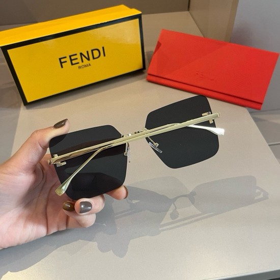 FENDI SUNGLASSES