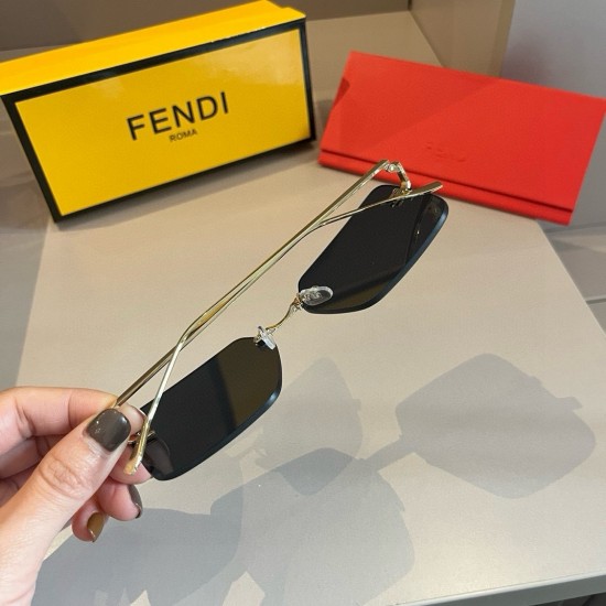 FENDI SUNGLASSES