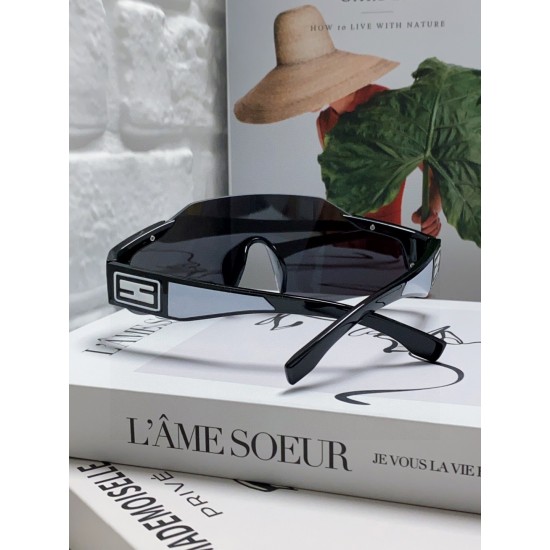 FENDI SUNGLASSES