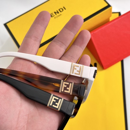 FENDI SUNGLASSES