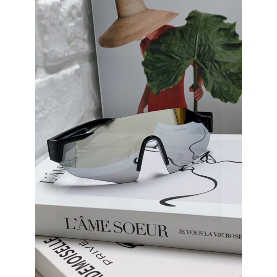FENDI SUNGLASSES
