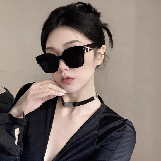 FENDI SUNGLASSES