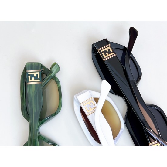 FENDI SUNGLASSES