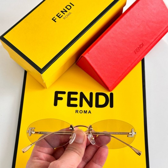 FENDI SUNGLASSES