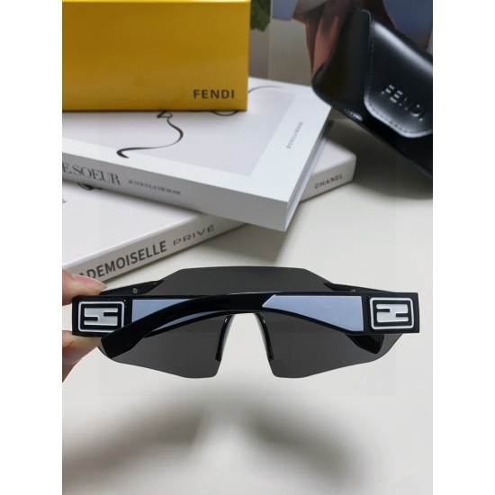 FENDI SUNGLASSES