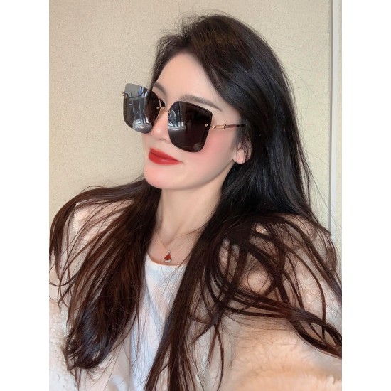 FENDI SUNGLASSES