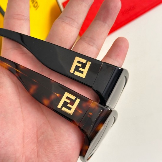 FENDI SUNGLASSES