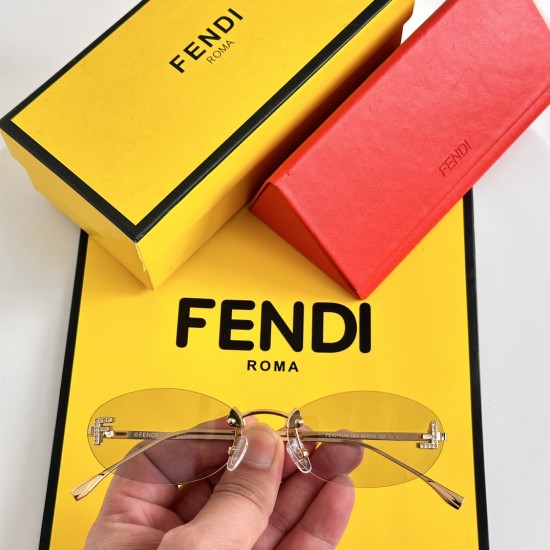 FENDI SUNGLASSES