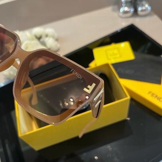 FENDI SUNGLASSES