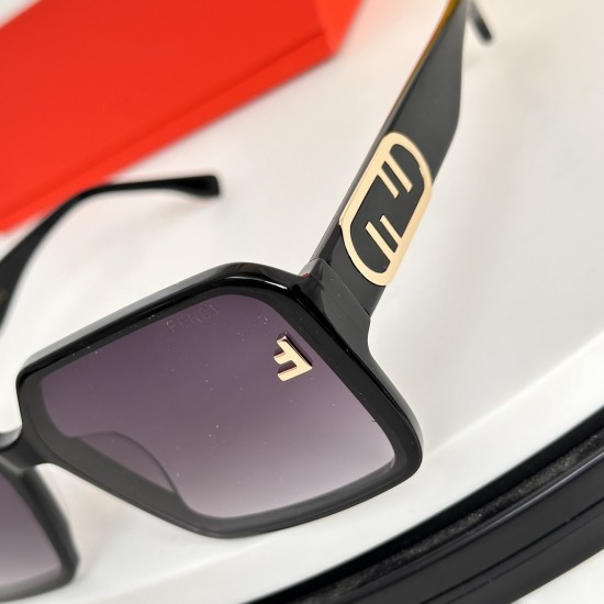 FENDI SUNGLASSES