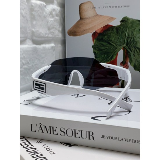 FENDI SUNGLASSES