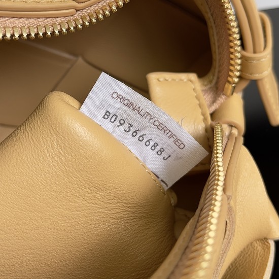 Bottega Veneta Cassette