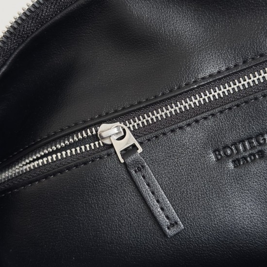 Bottega Veneta Classic Jodie