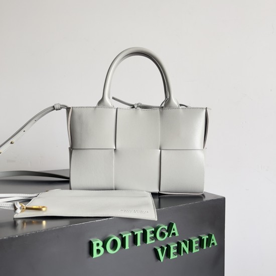 Bottega Veneta Arco Tote