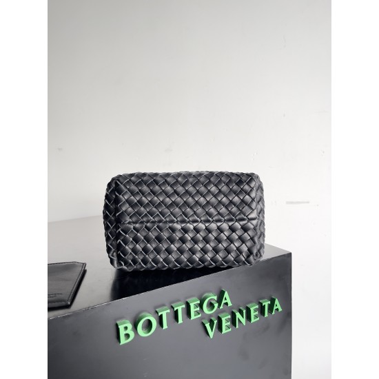Bottega Veneta Cabat Bucket