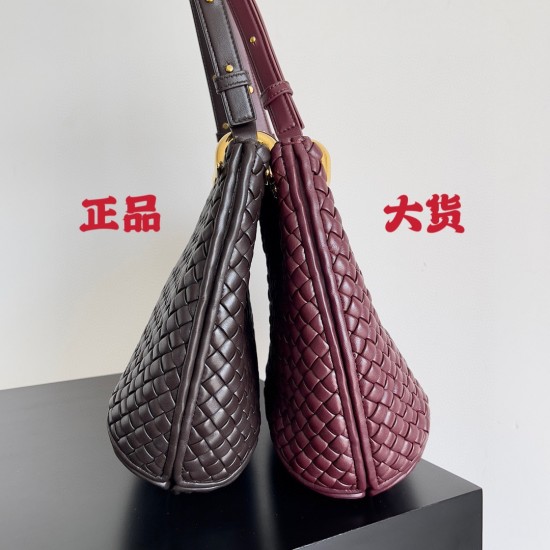 Bottega Veneta Clicker Bag