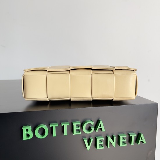 Bottega Veneta Cassette