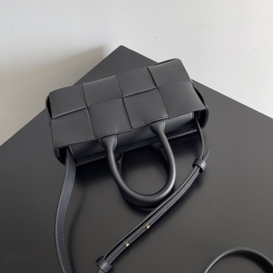 Bottega Veneta Arco Tote Bag