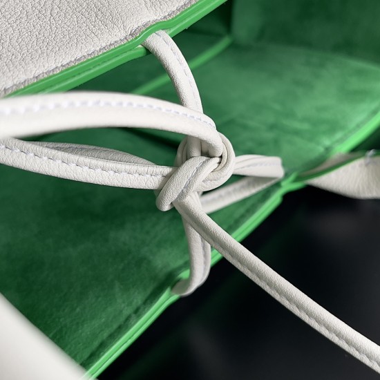 Bottega Veneta Arco Tote Size：30*20*11.5cm