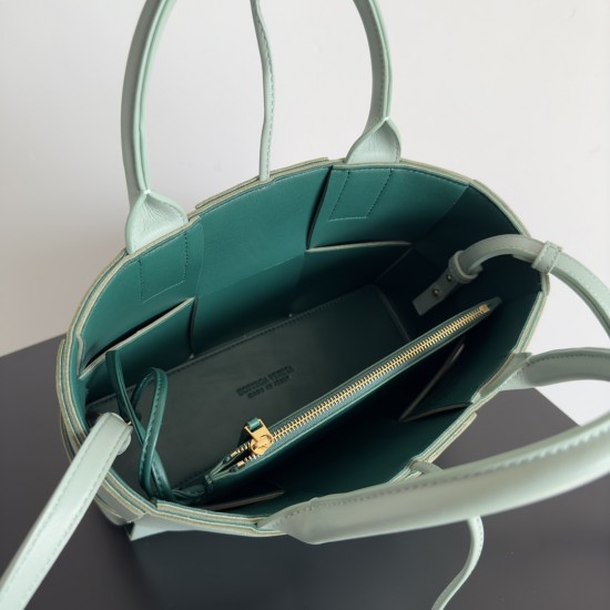 Bottega Veneta Arco Tote