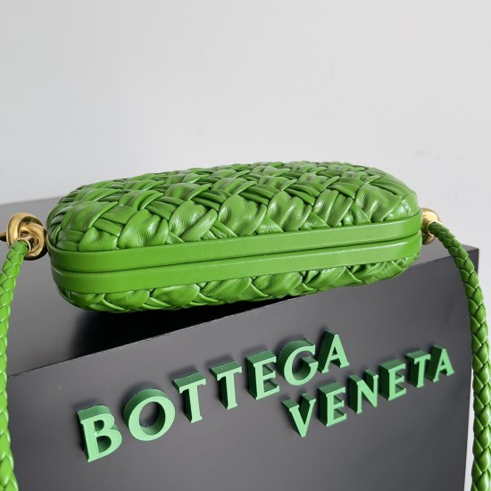 BottegaVeneta Knot On Strap Dinner Package Size: 20.5*6*12.5CM