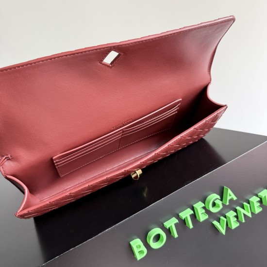 Bottega Veneta Andiamo Clutch