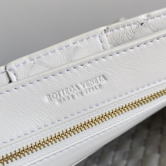 Bottega Veneta Small Andiamo Chain