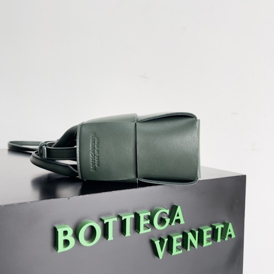 Bottega Veneta Mini Arco Tote
