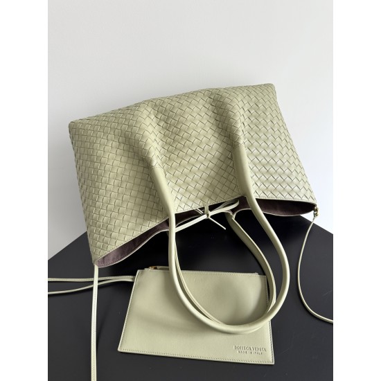 Bottega Veneta Pinacoteca