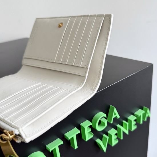 Bottega Veneta Intrecciato Medium Bi-Fold Wallet