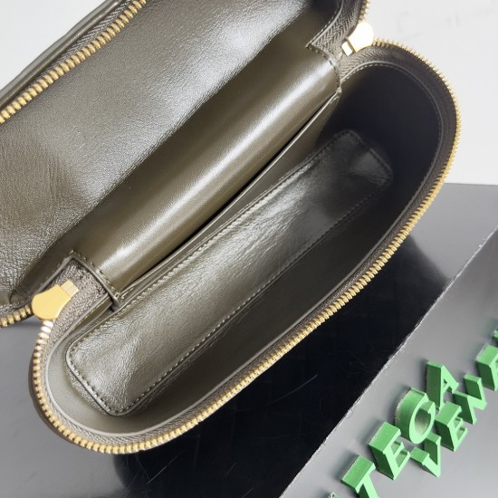 Bottega Veneta Bang Bang