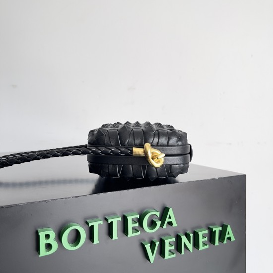 BottegaVeneta Knot Dinner bag