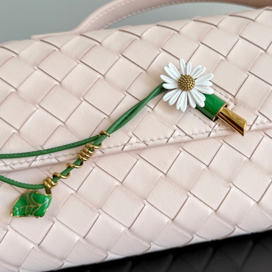Bottega Veneta Andiamo Clutch