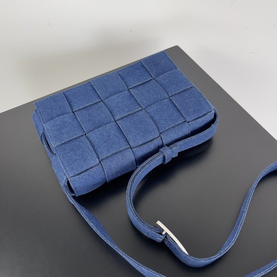 Bottega Veneta Cassette