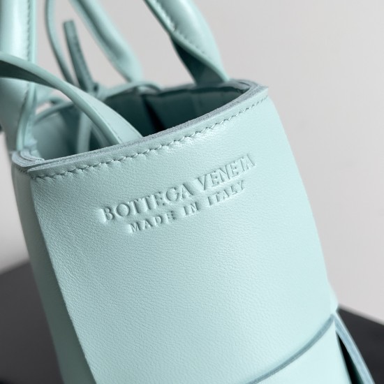 Bottega Veneta Arco Tote
