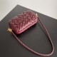BottegaVeneta Knot On Strap Dinner Package Size: 20.5*6*12.5CM