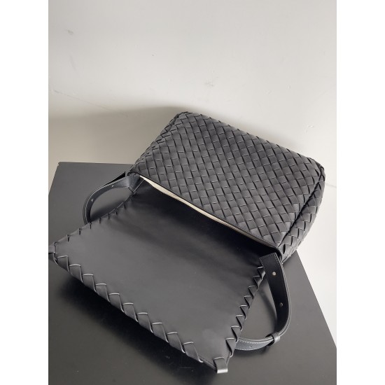 Bottega Veneta Cobble