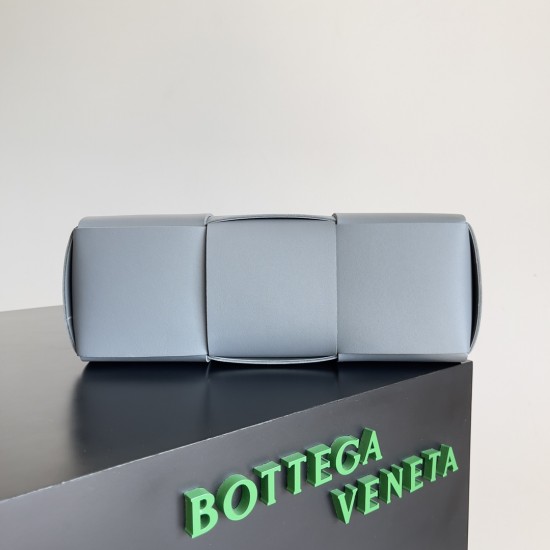 Bottega Veneta Arco Tote Size：30*20*11.5cm