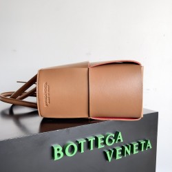 Bottega Veneta Arco Tote Size：30*20*11.5cm