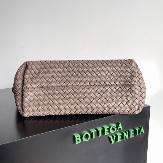 Bottega Veneta Medium Cabat