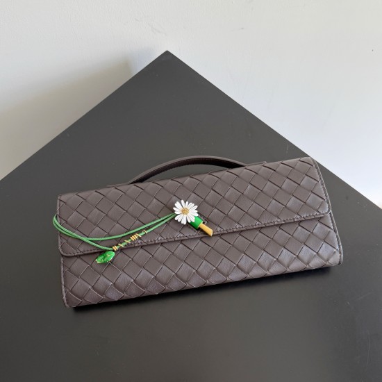 Bottega Veneta Andiamo Clutch