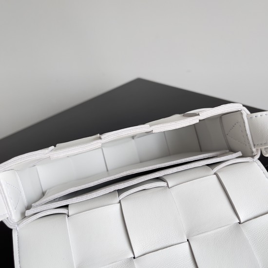 Bottega Veneta Cassette