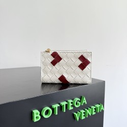 Bottega Veneta Intrecciato Medium Bi-Fold Wallet