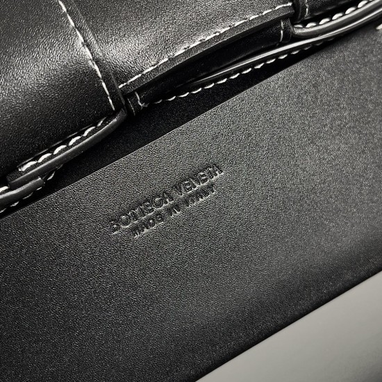 Bottega Veneta Cassette Bottega Veneta Cassette